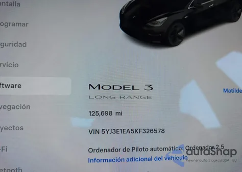 2019 Tesla Model 3 Long Range/Mid Range/Standard Range/Standard Range Plus z USA, uszkodzony, nr VIN 5YJ3E1EA5KF326578